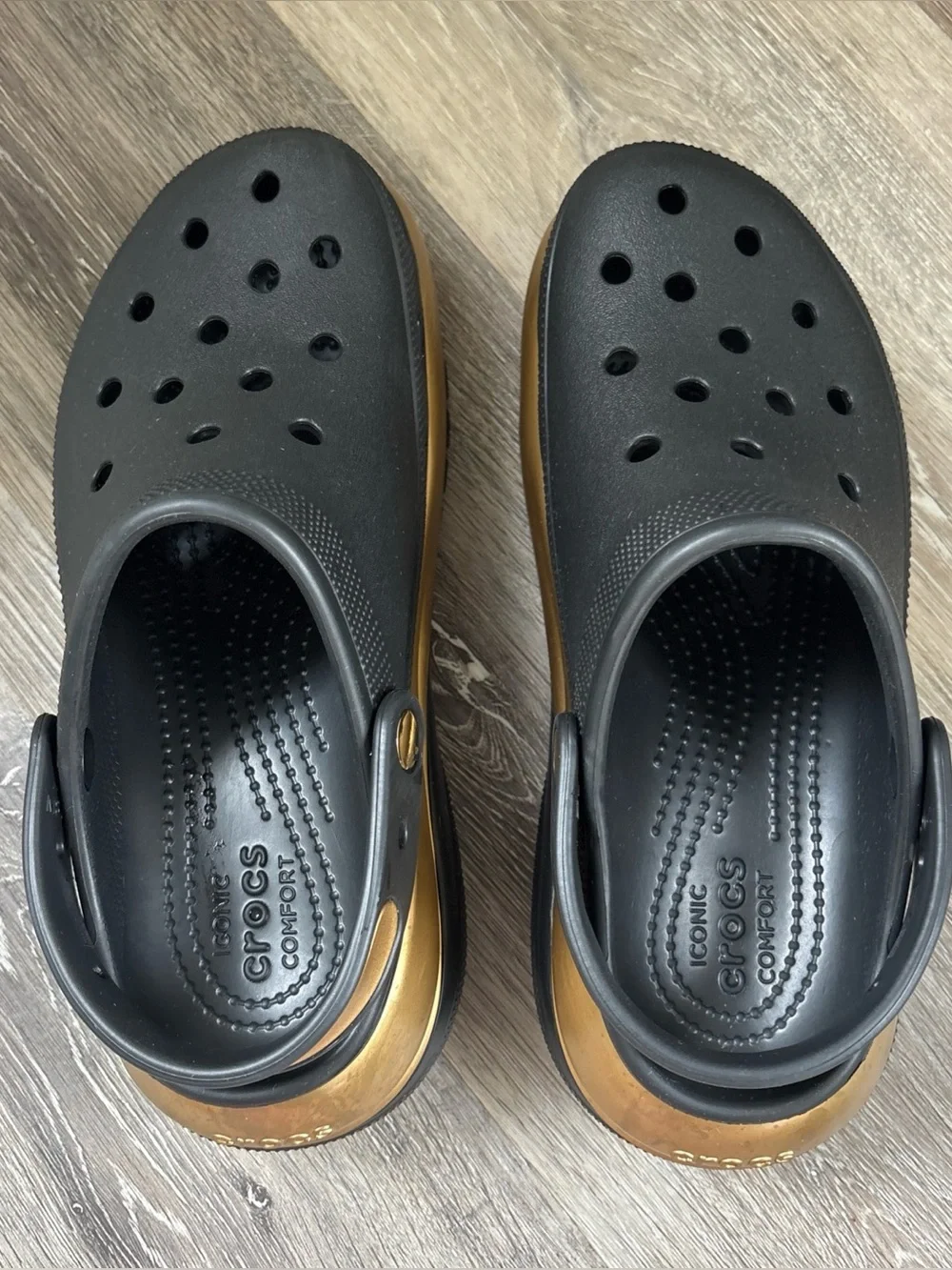 Crocs Mega Crush Metallic Clogs Black & Gold Platform Slip-On Shoes Sz M 8/W 10